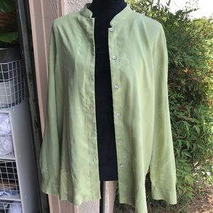 Drapers & Damon’s green long sleeve button up